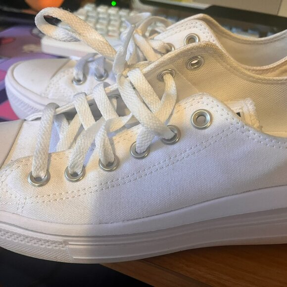 Wmns Chuck Taylor All Star Move Low 'White' - Picture 2 of 4